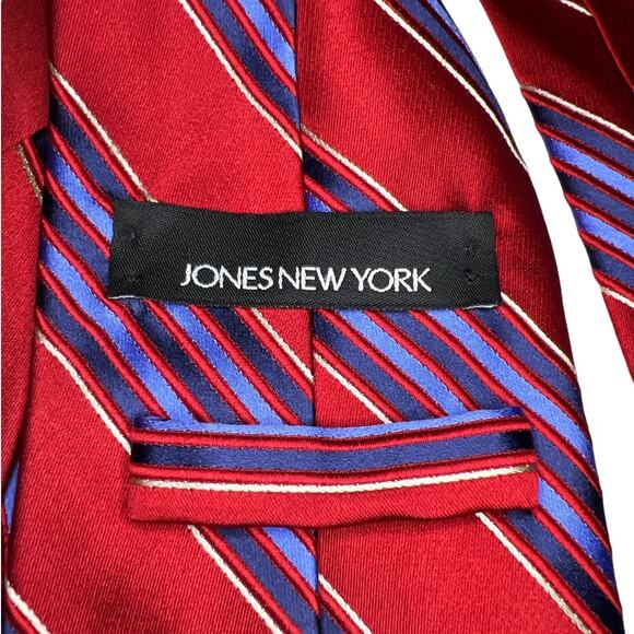 Jones New York Tie in Red and Blue Diagonal Stripes in Imported Silk - Picture 3 of 4
